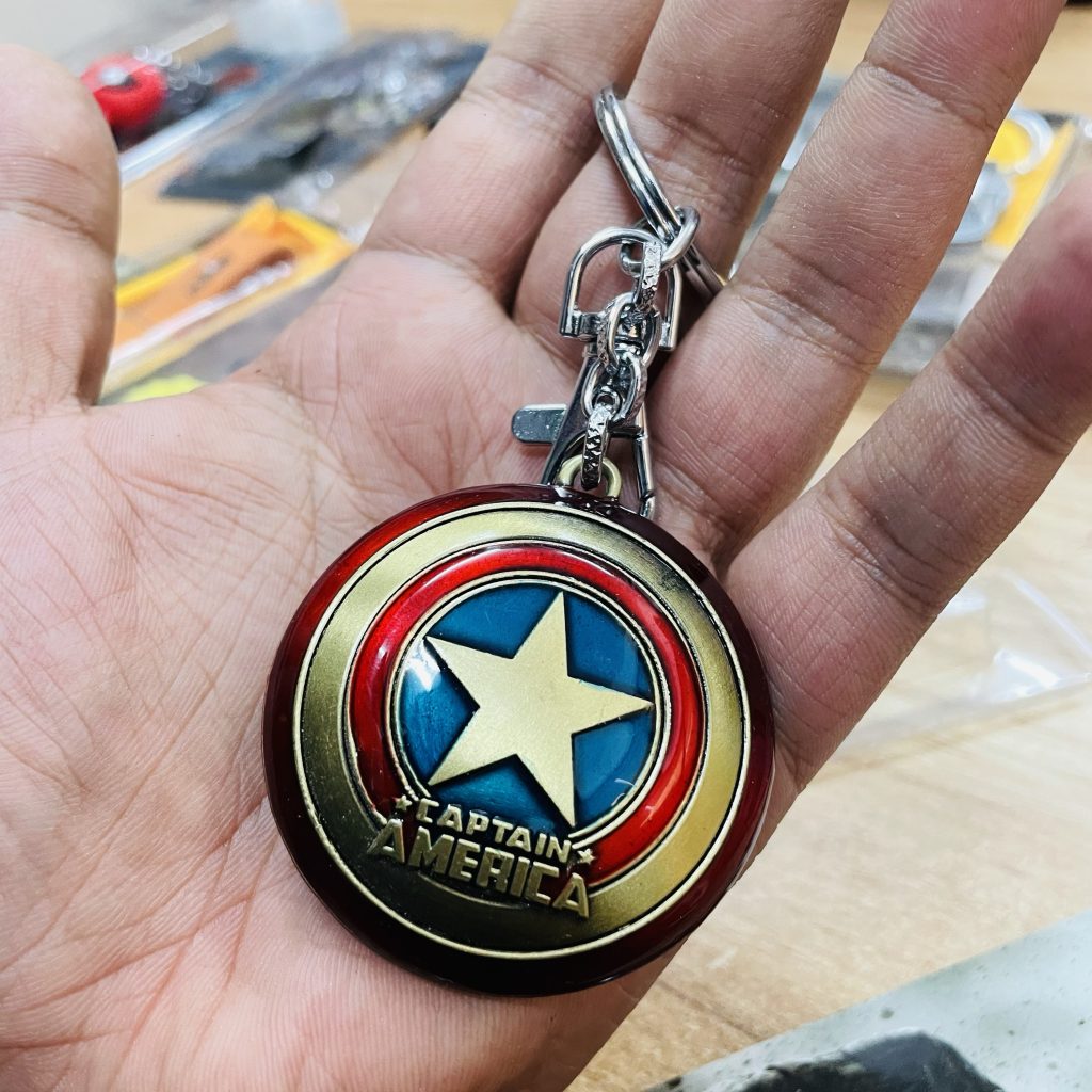 Captain america shield hot sale keychain metal