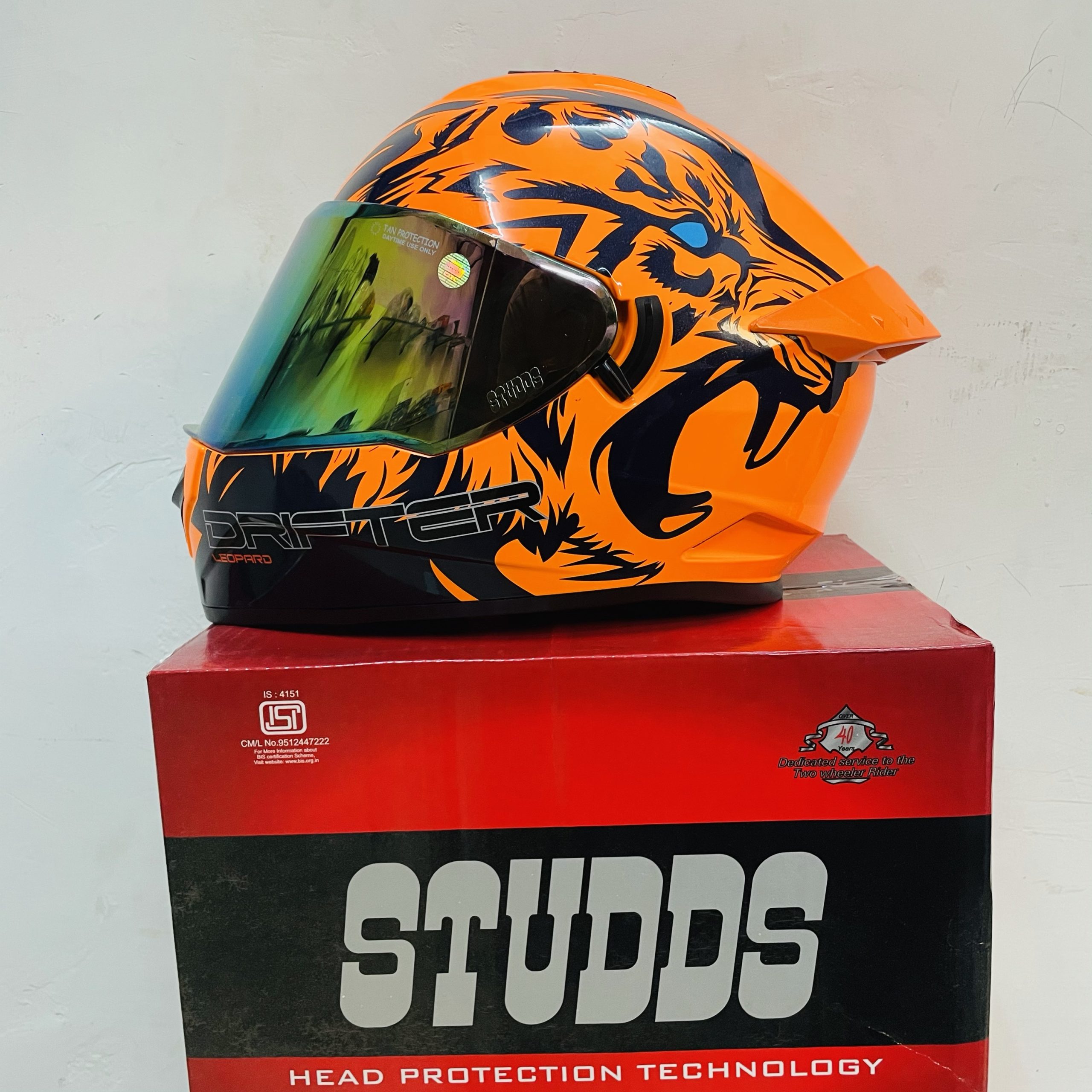 STUDDS DRIFTER D2 DECOR WITH SPOILER COLOR ORANGE FULL FACE HELMET