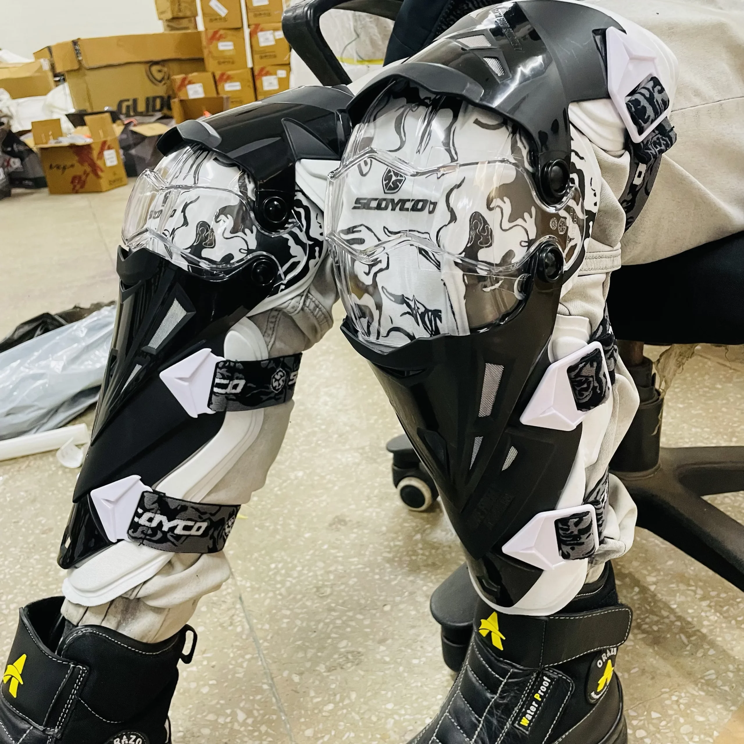 ORIGINAL SCOYCO K12 KNEE GUARD MOVABLE WITH FULL FLEXIBILITY - Sarkkart