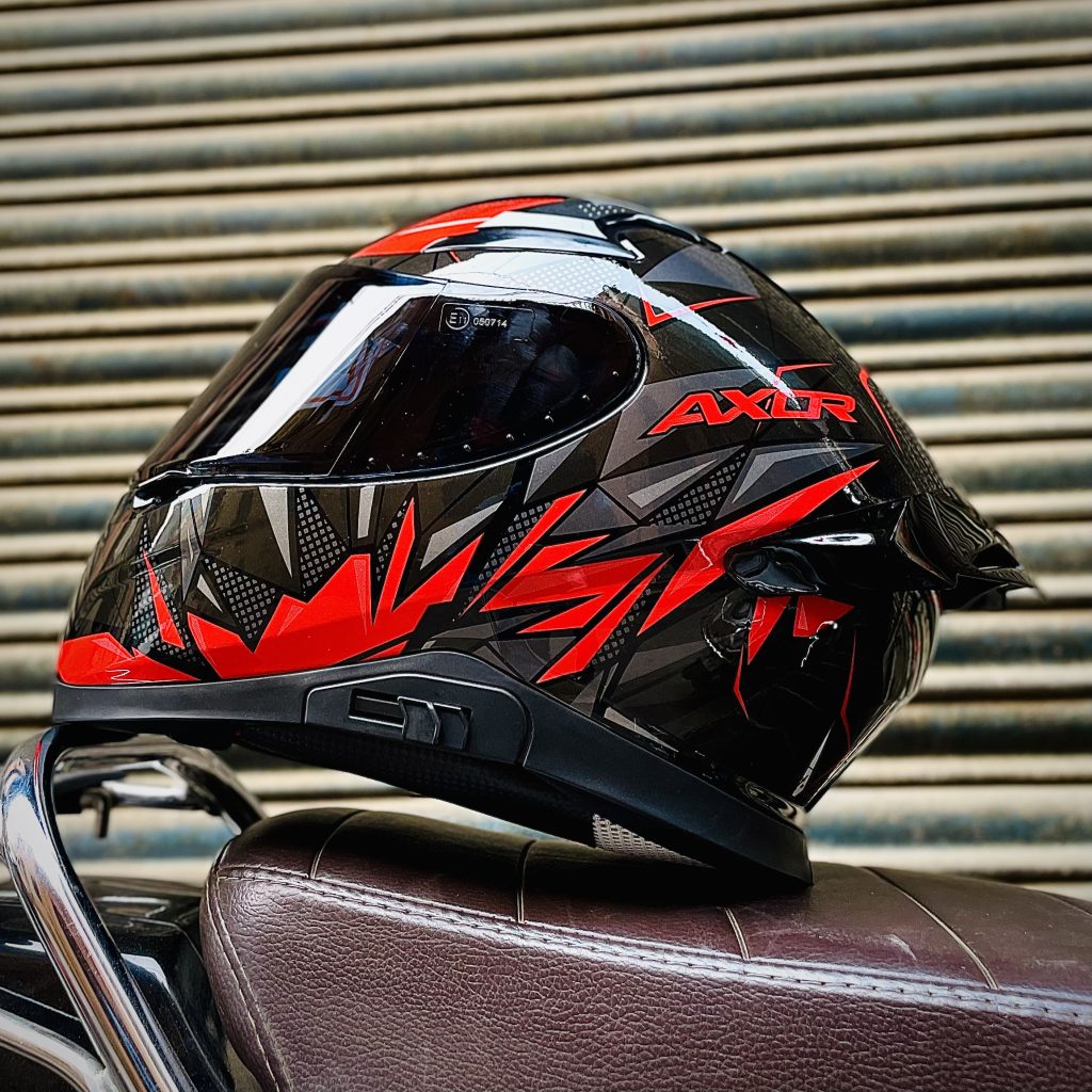 Red helmet for discount bike