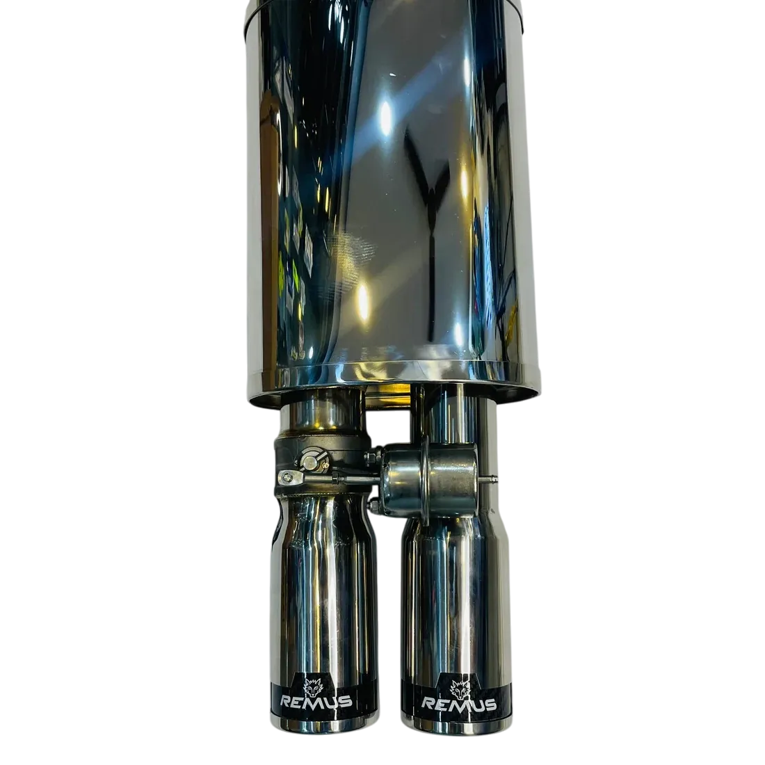 Remus dual tip carbon valvetronic exhaust precision control system Remus dual tip carbon valvetronic exhaust precision control system