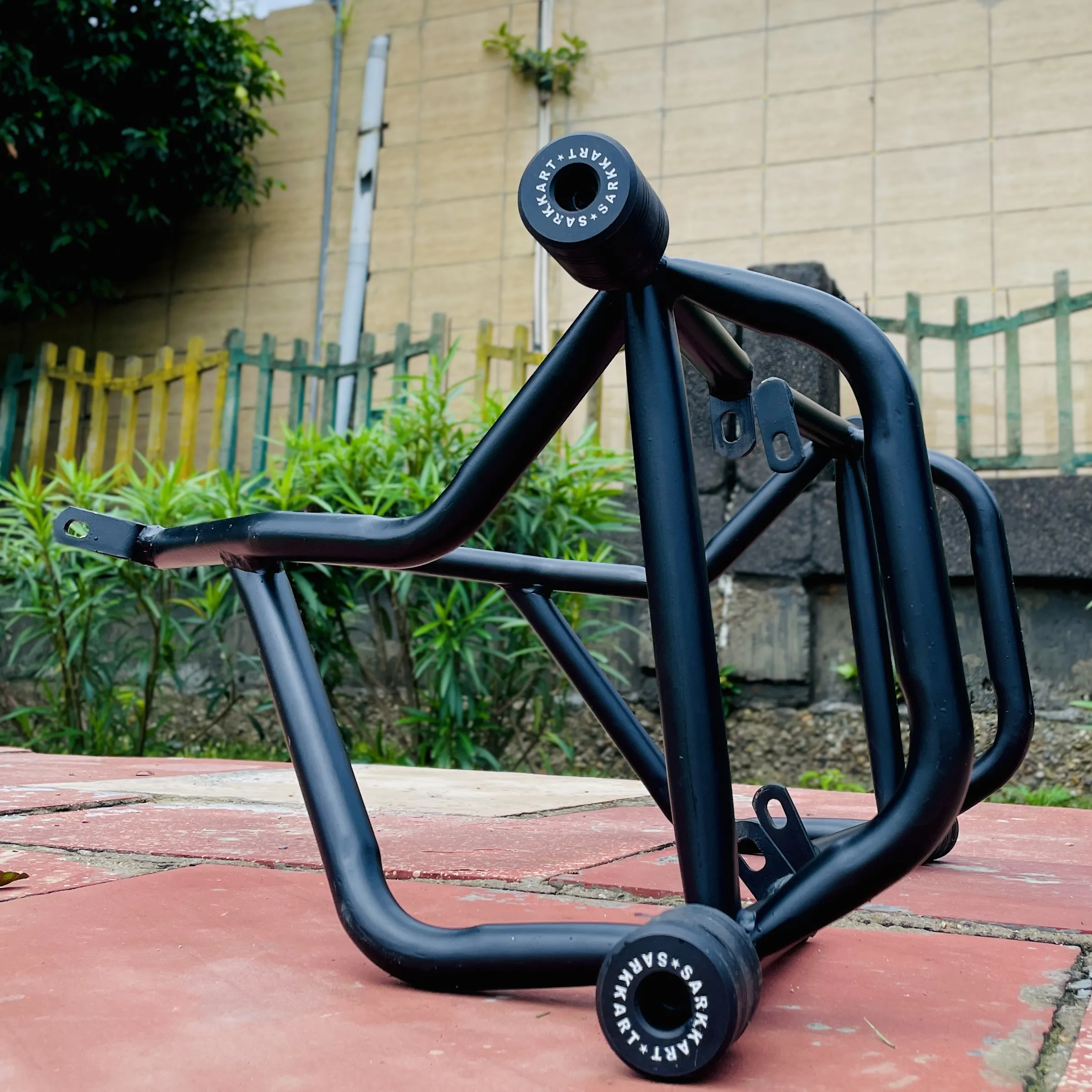 IMG_7524_result crash guard with sliders Classic Bear Shotgun 650 Sarkkart black finish