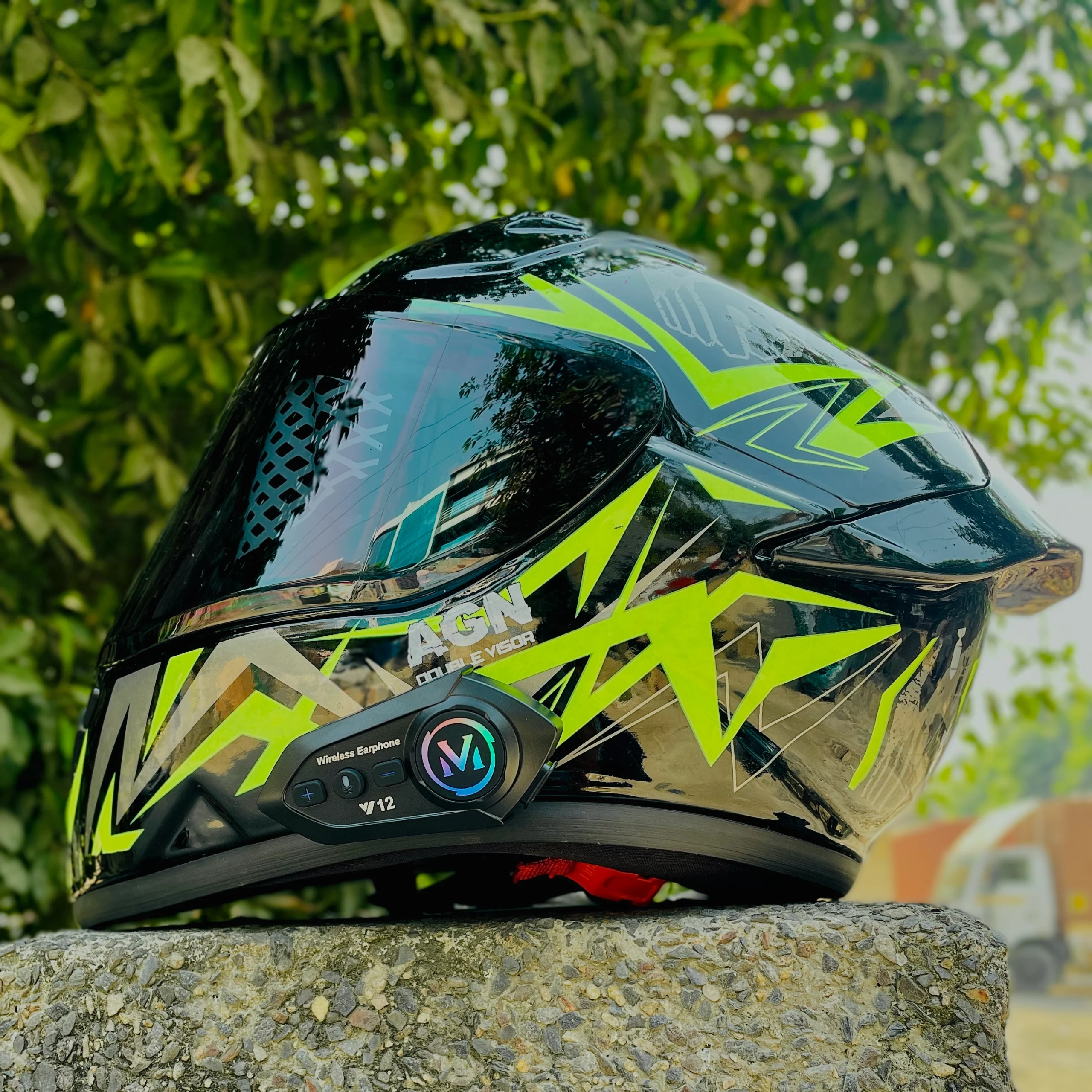moto 4 with bluetooth double visor neon
